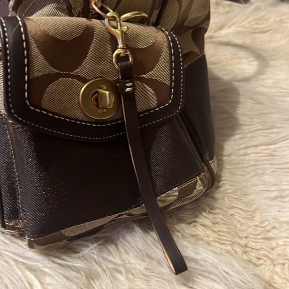 Coach Boston Stripe Weekend Duffle Bag w D rings Crossbody strap NOT included. - Picture 10 of 10
